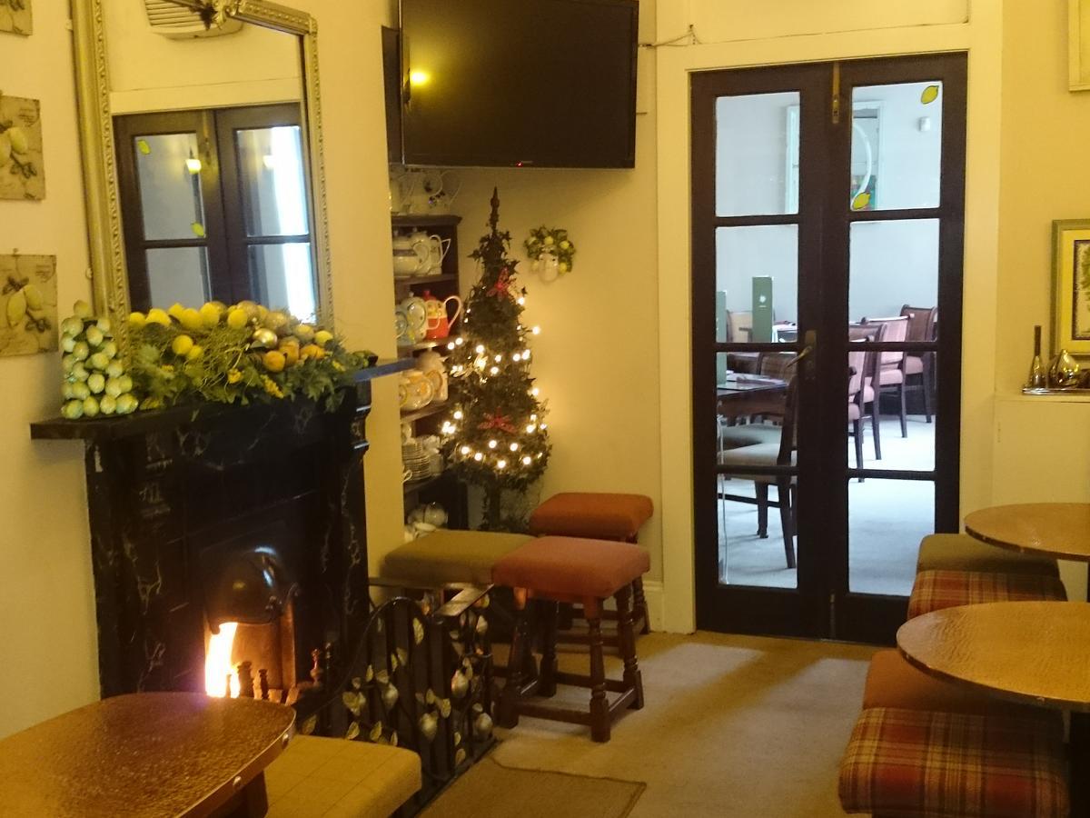 פטרהד Albert Hotel מראה חיצוני תמונה